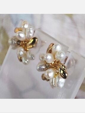 Fresh Water Pearl Gold Tone Clear Rhinestone Pierced Earrings NWOT